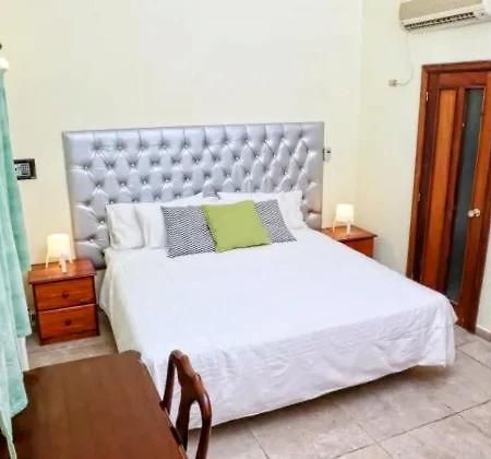 Hotel Aluge Santo Domingo Buitenkant foto