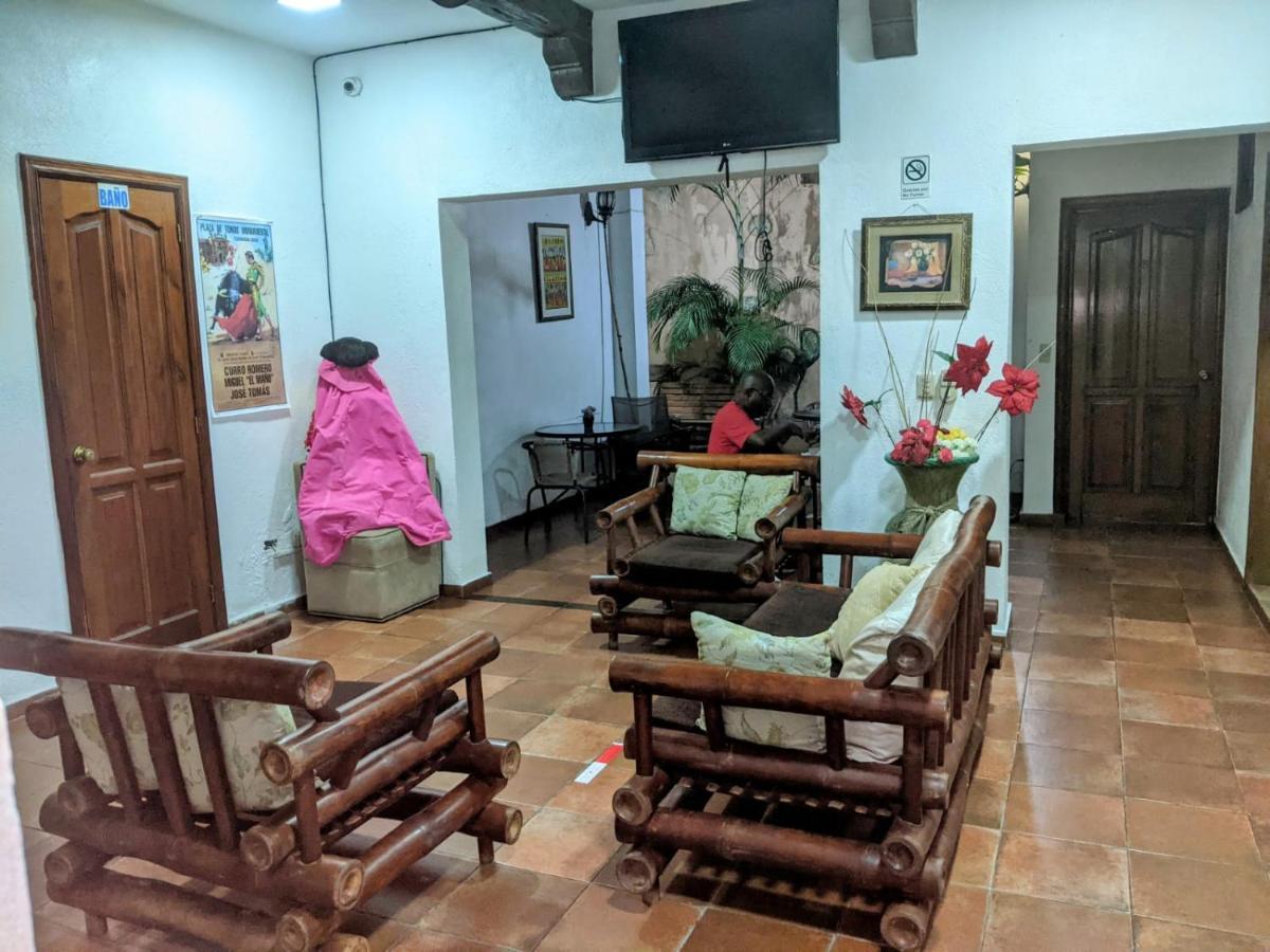 Hotel Aluge Santo Domingo Buitenkant foto