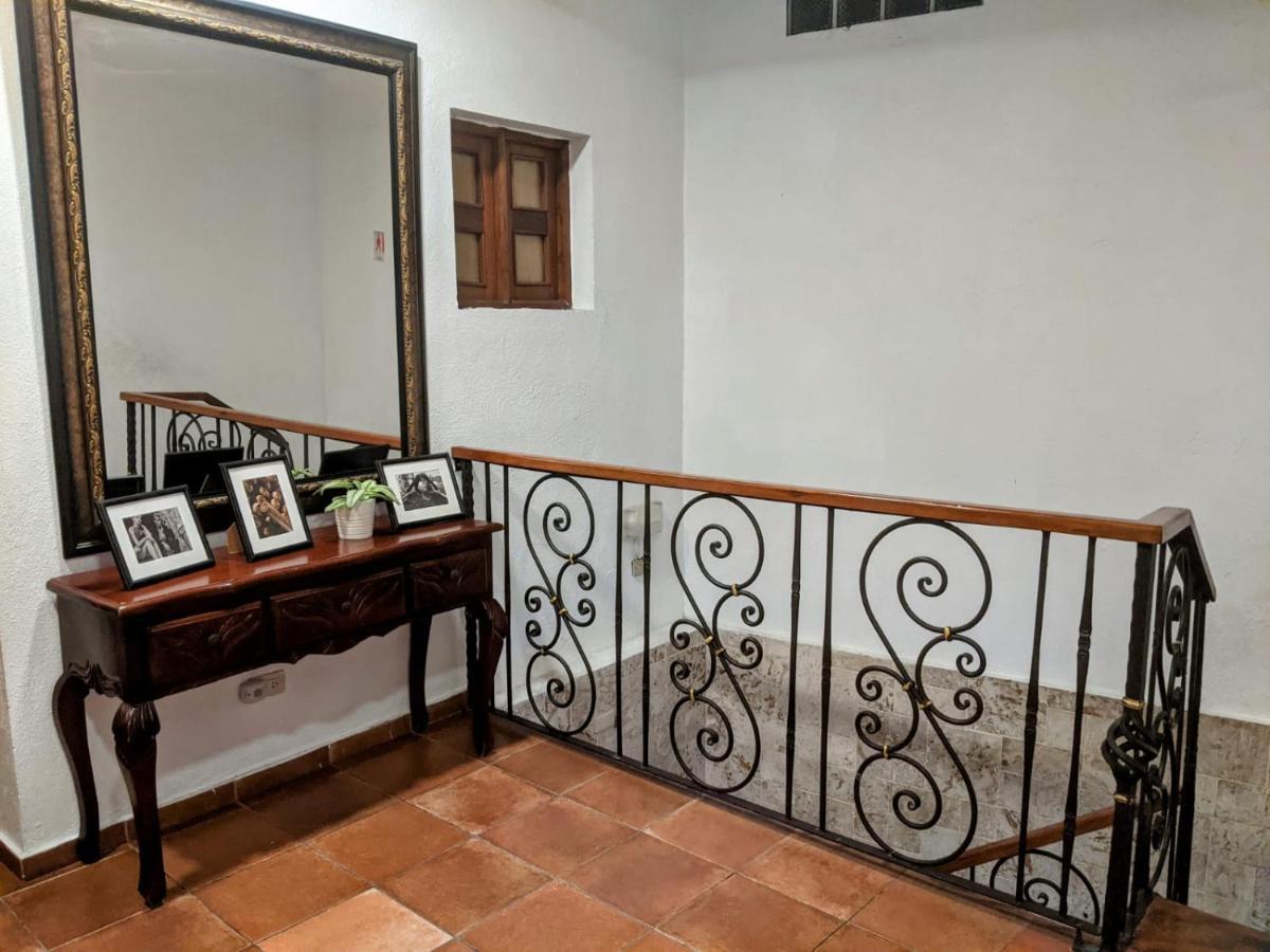 Hotel Aluge Santo Domingo Buitenkant foto