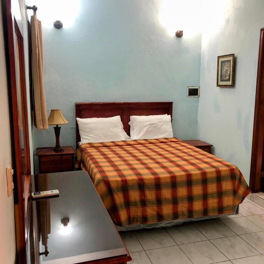 Hotel Aluge Santo Domingo Buitenkant foto