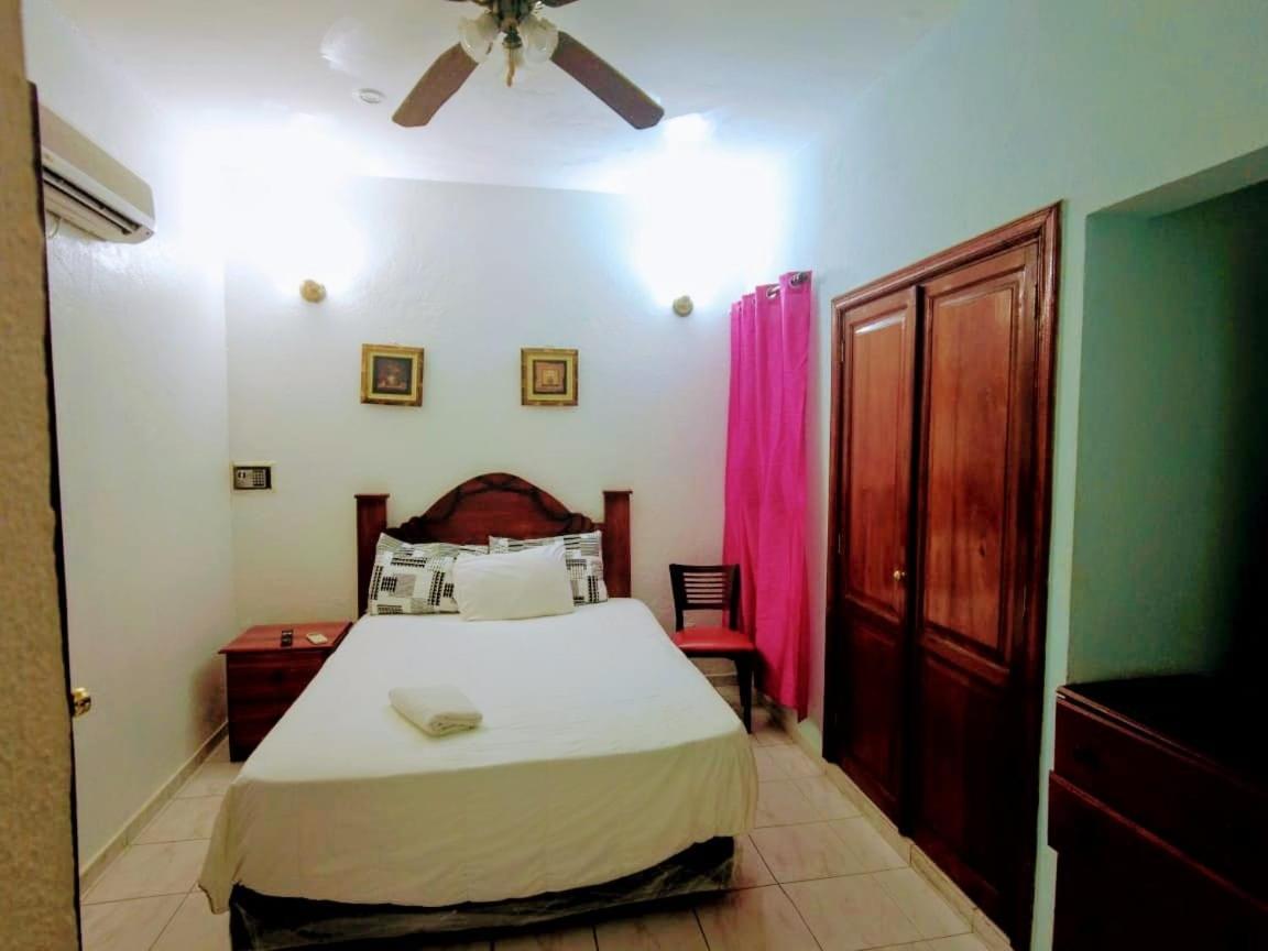 Hotel Aluge Santo Domingo Buitenkant foto