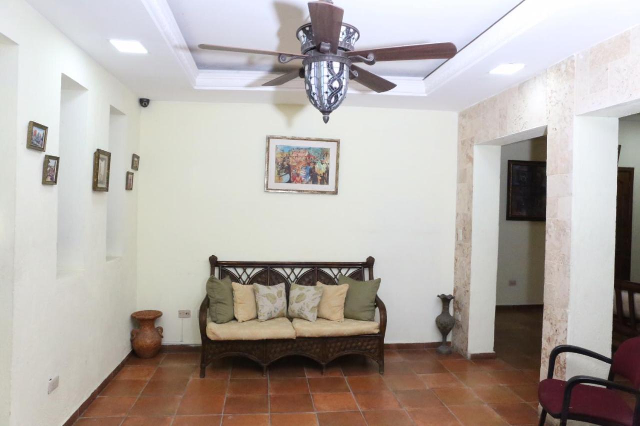 Hotel Aluge Santo Domingo Buitenkant foto