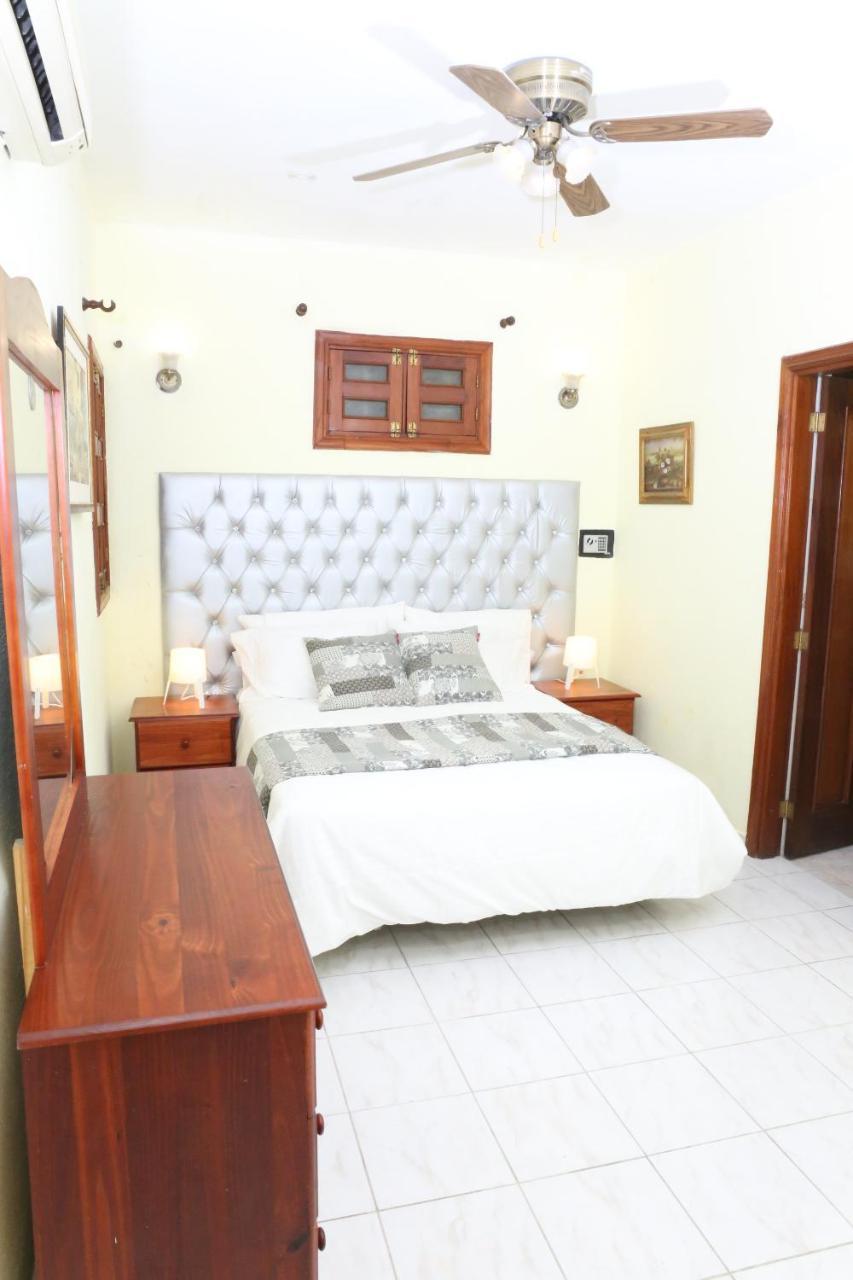 Hotel Aluge Santo Domingo Buitenkant foto
