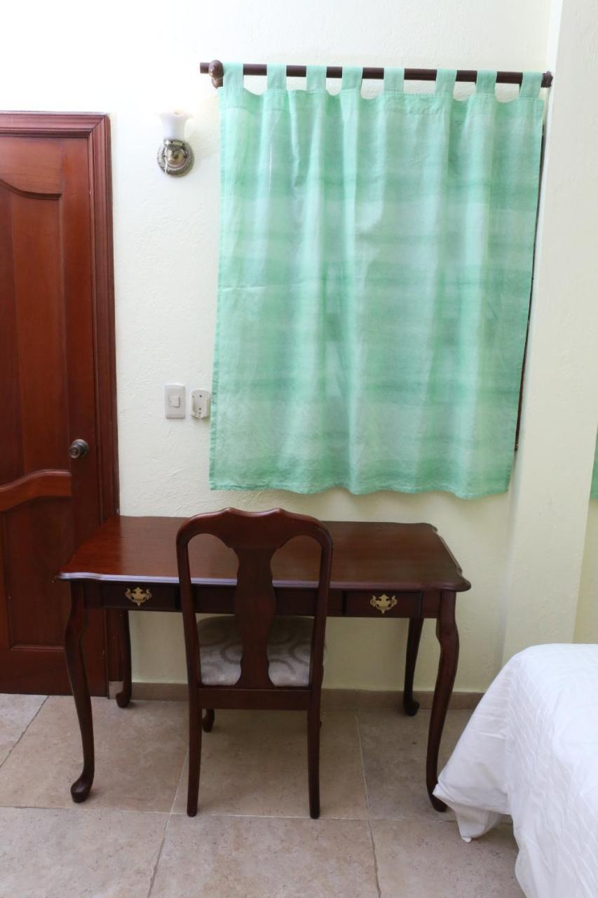 Hotel Aluge Santo Domingo Buitenkant foto